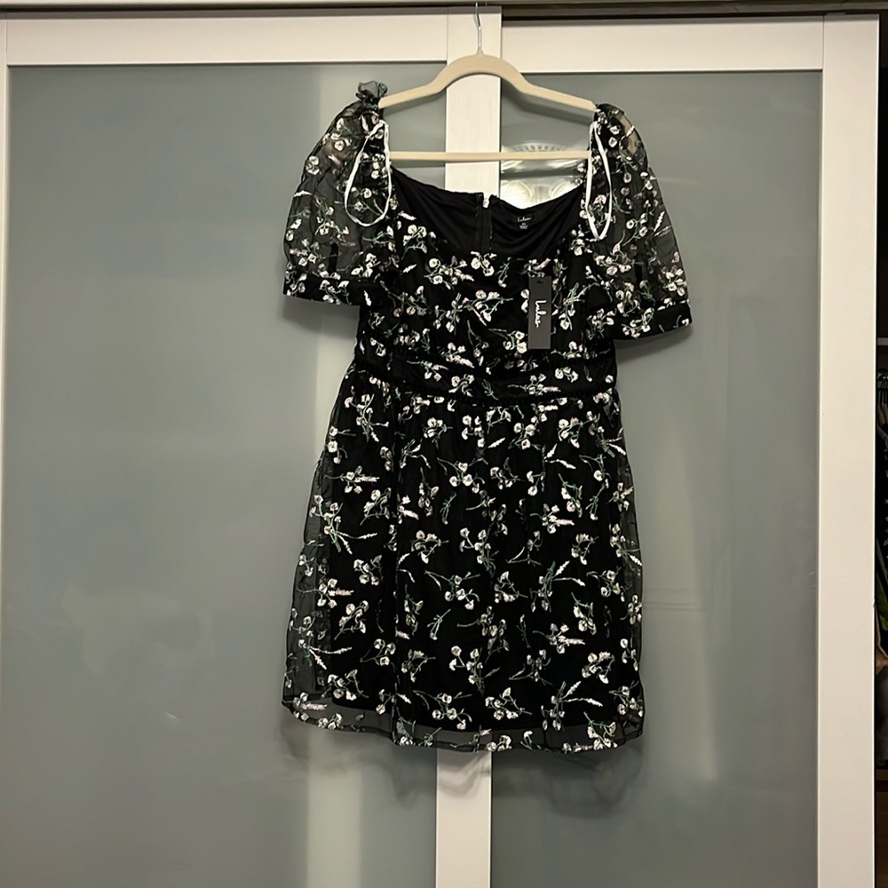 Never worn XL dress from Lulu’s. Super cute!